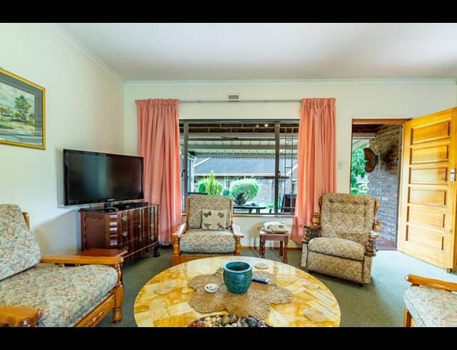 2 BEDROOM TOWNHOUSE FOR SALE IN AMBERFIELD